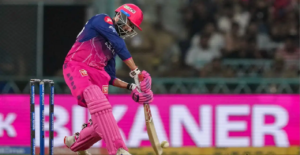রাজস্থান রয়্যালস থেকে ফিরেই মাঠ কাঁপালেন শুভম দুবে! বিধ্বংসী ব্যাটিংয়ে রেকর্ড গড়লেন তারকা