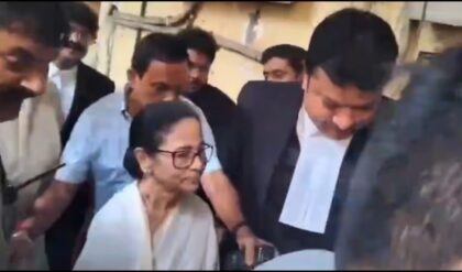 ফের হাইকোর্টে মমতা বন্দ্যোপাধ্যায়, ভবানীপুর নির্বাচনের ফলাফলকে করলেন চ্যালেঞ্জ ফের হাইকোর্টে মমতা বন্দ্যোপাধ্যায়, ভবানীপুর নির্বাচনের ফলাফলকে করলেন চ্যালেঞ্জ