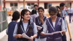 “ছাত্র-ছাত্রীদের অ্যাকাউন্টে সরাসরি ৩০,০০০ টাকা!”-শিক্ষাক্ষেত্রে আর কী কী ঘোষণা?
