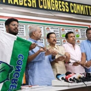 “উত্তরবঙ্গে তৃণমূলের অন্দরে ফাটল”-চেয়ারম্যান-সহ ৬ কাউন্সিলর যোগ দিলেন কংগ্রেসে