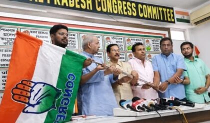 “উত্তরবঙ্গে তৃণমূলের অন্দরে ফাটল”-চেয়ারম্যান-সহ ৬ কাউন্সিলর যোগ দিলেন কংগ্রেসে