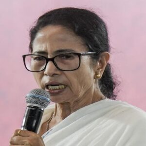 হাইভোল্টেজ ড্রামা কালীঘাটে! সিআইডিকে রুখতে ব্যর্থ তৃণমূল, মমতা-অভিষেকের অনুপস্থিতিতে বাড়িতে তল্লাশি