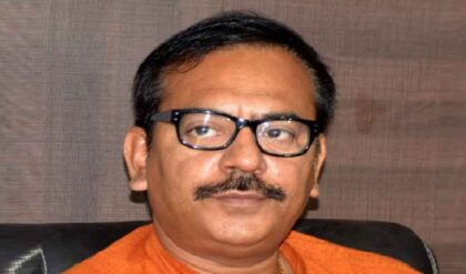 গ্রেফতারি এড়াতে মরিয়া প্রাক্তন মন্ত্রী! বারাসত আদালত থেকে সরে দাঁড়ালেন অরূপ, জল্পনা তুঙ্গে
