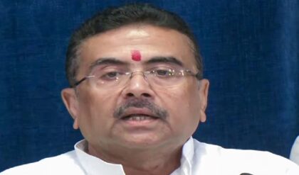 ‘স্বাধীনতা পেয়ে মন খুলে কথা বললাম!’ প্রশাসনিক বৈঠকে তৃণমূল সাংসদের বিস্ফোরক মন্তব্যে শোরগোল