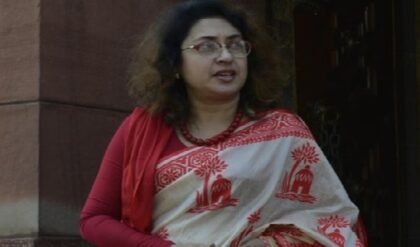 NDA-কে সমর্থন! মমতার পথ ছেড়ে শুভেন্দুর পথে শতাব্দী? মুখ খুললেন বিদ্রোহী সাংসদ NDA-কে সমর্থন! মমতার পথ ছেড়ে শুভেন্দুর পথে শতাব্দী? মুখ খুললেন বিদ্রোহী সাংসদ