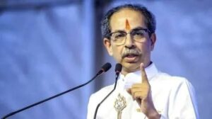 মহারাষ্ট্রে ফের বড় ভাঙন? উদ্ধব শিবিরের ৭ সাংসদ কি যোগ দিচ্ছেন শিন্ডে শিবিরে?