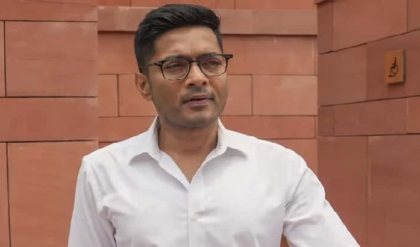 তৃণমূলের ভাঙন রুখতে মরিয়া অভিষেক! লোকসভার স্পিকারের ইমেলের অপেক্ষায় রাজনৈতিক মহল তৃণমূলের ভাঙন রুখতে মরিয়া অভিষেক! লোকসভার স্পিকারের ইমেলের অপেক্ষায় রাজনৈতিক মহল