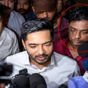 তৃণমূল নেতার ফেসবুক লাইভ শেষ হতেই পুলিশের খাঁচায়! কোন পুরনো কাঁটা বিঁধল মইদুলের গলায়? তৃণমূল নেতার ফেসবুক লাইভ শেষ হতেই পুলিশের খাঁচায়! কোন পুরনো কাঁটা বিঁধল মইদুলের গলায়?