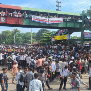 জাবি সিন্ডিকেটের কঠোর পদক্ষেপ, জুলাই আন্দোলনের সময় হামলা ও মদত দেওয়ার দায়ে শিক্ষকদের বিরুদ্ধে বড় শাস্তির খড়্গ জাবি সিন্ডিকেটের কঠোর পদক্ষেপ, জুলাই আন্দোলনের সময় হামলা ও মদত দেওয়ার দায়ে শিক্ষকদের বিরুদ্ধে বড় শাস্তির খড়্গ