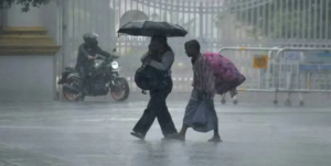 উত্তরবঙ্গের পাঁচ জেলায় রেড অ্যালার্ট, ভাসছে পাহাড়ি এলাকা, দক্ষিণবঙ্গে বৃষ্টির জন্য অপেক্ষা কবে?