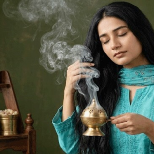 চুলে ধূপের ব্যবহার! প্রাচীন রূপচর্চার এই গোপন রহস্যটি জানেন কি? চুলে ধূপের ব্যবহার! প্রাচীন রূপচর্চার এই গোপন রহস্যটি জানেন কি?