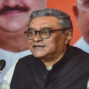 পাহাড়প্রমাণ ঋণ মেটাতে বড় পদক্ষেপ! প্রথম দিনেই নজিরবিহীন ঘোষণা স্বপন দাশগুপ্তের