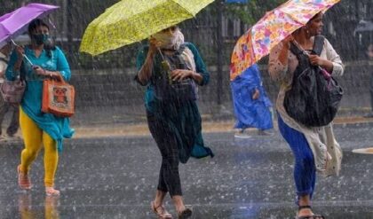 স্বস্তির বৃষ্টি নাকি ভ্যাপসা গরম? আজ কলকাতা ও দক্ষিণবঙ্গে আবহাওয়ার বড় বদল! স্বস্তির বৃষ্টি নাকি ভ্যাপসা গরম? আজ কলকাতা ও দক্ষিণবঙ্গে আবহাওয়ার বড় বদল!