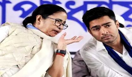 দিল্লিতেও ব্যাকফুটে ঘাসফুল! বিদ্রোহের পথে সায়নী-শত্রুঘ্ন-রচনা: দলবদলের জল্পনায় তোলপাড় রাজনীতি দিল্লিতেও ব্যাকফুটে ঘাসফুল! বিদ্রোহের পথে সায়নী-শত্রুঘ্ন-রচনা: দলবদলের জল্পনায় তোলপাড় রাজনীতি