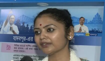 মহিলা মোর্চার প্রধানই এখন বিদ্রোহী! মমতার অস্বস্তি বাড়িয়ে কোন পথে সায়নী? মহিলা মোর্চার প্রধানই এখন বিদ্রোহী! মমতার অস্বস্তি বাড়িয়ে কোন পথে সায়নী?