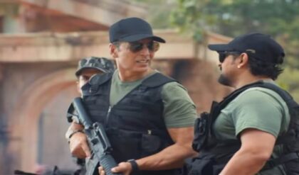 জঙ্গলের পাগলামি শুরু! ‘ওয়েলকাম টু দ্য জঙ্গল’-এর ট্রেলারে দেখা মিলল তারার মেলা জঙ্গলের পাগলামি শুরু! ‘ওয়েলকাম টু দ্য জঙ্গল’-এর ট্রেলারে দেখা মিলল তারার মেলা