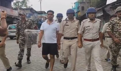 একসময় নিজেকে ‘পুষ্পা’ বলতেন! হাফ প্যান্ট পরিয়ে সেই জাহাঙ্গিরকে দিয়ে ঘটনার পুনর্নির্মাণ করাল পুলিশ