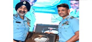 মহাকাশ বিজয়ের গল্প: গ্রুপ ক্যাপ্টেন শুভাংশু শুক্লার ঐতিহাসিক যাত্রাপথ এখন বইয়ের পাতায়