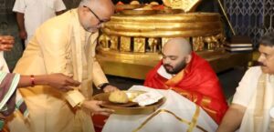 তিরুমালা মন্দিরে মুণ্ডন করে বিশেষ প্রার্থনা অনন্ত আম্বানির, ২৭ কোটির বড় উপহার রিলায়েন্সের!