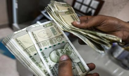 ৮.২৫ শতাংশ হারে সুদ! EPF অ্যাকাউন্টে টাকা আসার অপেক্ষায়? এই সহজ পদ্ধতিতে চেক করুন আপনার ব্যালেন্স ৮.২৫ শতাংশ হারে সুদ! EPF অ্যাকাউন্টে টাকা আসার অপেক্ষায়? এই সহজ পদ্ধতিতে চেক করুন আপনার ব্যালেন্স