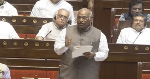 নতুন আইনে কিচ্ছু বদলাবে না! সংসদ কাঁপিয়ে মোদী সরকারকে তুলোধনা করলেন বিরোধী দলনেতা!