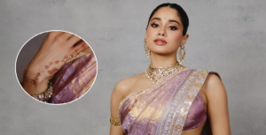 মেহেন্দিতে কার নাম লুকিয়ে রাখলেন জাহ্নবী? অংশুলার বিয়েতে শ্রীদেবী কন্যার কাণ্ড দেখে তাজ্জব নেটপাড়া!