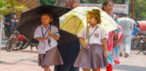 ভারী বর্ষণে ভাসছে ভারত! উত্তরাখণ্ড থেকে কেরালা—কোথায় কোথায় বন্ধ স্কুল-কলেজ? জানুন আপডেট