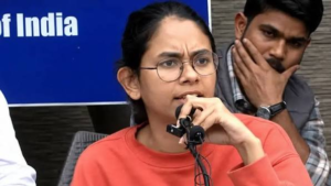 সিপিএম অফিসে দিল্লি পুলিশের হানা! এসএফআই নেত্রী ঐশী ঘোষকে ধরতে গিয়ে তুলকালাম কাণ্ড সংসদে