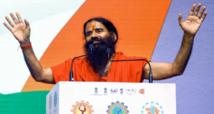 “দেশ রাস্তা থেকে চলবে না, সংসদ থেকে চলবে!” আরএসএস ও ব্রাহ্মণবাদ বিরোধী স্লোগান নিয়ে বিস্ফোরক রামদেব