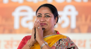দিল্লি সরকারের মাস্টারস্ট্রোক! ২১ থেকে ৬০ বছরের মহিলারা প্রতি মাসে পাবেন সরাসরি আর্থিক সাহায্য, জানুন কারা যোগ্য