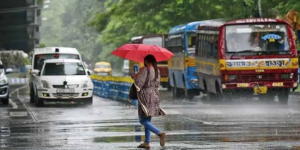 ভারী বৃষ্টির লাল সতর্কতা দক্ষিণবঙ্গে! উত্তর থেকে পুজো-আর্বর আগেই কি ভাসবে জেলাগুলি? জেনে নিন আজকের আবহাওয়া