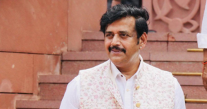 ‘নিট সংবাদপত্র’ ফাঁস! পরীক্ষার বদলে খবরের কাগজ ফাঁস হতেই চরম ট্রোলের শিকার বিজেপি সাংসদ রবি কিষাণ