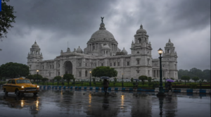 এশিয়ায় মহাকাশ থেকে দৃশ্যমান ৭০০০ কিমি দীর্ঘ দানবাকৃতি বৃষ্টির মেঘ! ভারতের ওপর দিয়ে বয়ে চলেছে রেকর্ড বৃষ্টিবলয়
