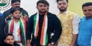 ছাত্র আন্দোলনের আড়ালে ভয়ঙ্কর মাফিয়া রাজ! হাতে বন্দুক, নেতার সঙ্গে ছবি ভাইরাল হতেই অস্বস্তিতে শাসকদল