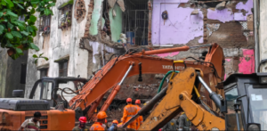 মহারাষ্ট্রে ফের প্রকৃতির কোপ, মাঝরাতে কোহিনূর ভবনের একাংশ ধসে মর্মান্তিক মৃত্যু, এখনও আটকে বহু শ্রমিক ও বাসিন্দা!