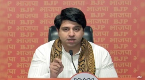 জেন-জি আন্দোলন না অন্য কোনো অভ্যন্তরীণ সমীকরণ? এক্স হ্যান্ডেল থেকে বিজেপির পরিচয় মুছেই কোন বড় বার্তা দিলেন পুনাওয়ালা?