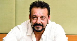 ‘মায়ের ওই অবস্থা ফেলে কেন শুটিং করব?’ মাত্র ১৯ বছর বয়সে কোন চরম মানসিক যন্ত্রণার মধ্যে দিয়ে গিয়েছিলেন সঞ্জু বাবা?