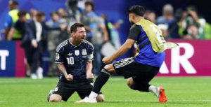 টানা দ্বিতীয় বিশ্বকাপ জয়ের দোরগোড়ায় আর্জেন্টিনা, সমালোচকদের কড়া জবাব দিলেন মহাতারকা মেসি!