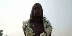 সিঙ্গুরে তাপসী মালিকের নাম মুছে ফেলা হল কৃষক বাজার থেকে! শহিদ স্মৃতির নাম বদল নিয়ে তুঙ্গে রাজনৈতিক বিতর্ক!
