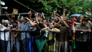প্রতিশ্রুতির পরেও মামলা না তোলায় ফের আন্দোলনের হুঙ্কার! মাঝরাতে বড় মোড় সিজেপির অবস্থানে