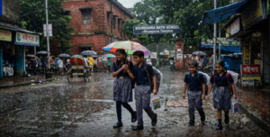 অতিভারী বৃষ্টির ভ্রুকুটি, পড়ুয়াদের নিরাপত্তার স্বার্থে বন্ধ শিক্ষা প্রতিষ্ঠান, আপনার জেলার পরিস্থিতি কী?