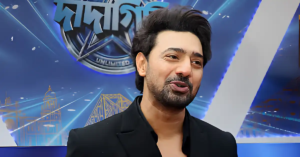 ‘এআই’-এর মুখে ঝামা! দাদাগিরির মঞ্চে বিয়ের মন্ত্র পড়তে গিয়েই বিপাকে দেব, কী এমন ঘটল?