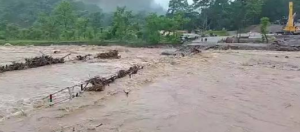 তিস্তার উত্তাল রূপ! দার্জিলিং-কালিম্পং যোগাযোগ বিচ্ছিন্ন, জারি চূড়ান্ত সতর্কতা
