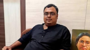 লটারির কোটি টাকা হাতাতে বন্দুকের ভয়! গ্রেফতার পানিহাটির প্রাক্তন বিধায়কের ছেলে তীর্থঙ্কর ঘোষ