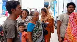 ত্রাণের পর এবার তৃণমূলের বিরুদ্ধে সরাসরি রক্তপাত! হাড়োয়ায় বিজেপির বুথ সভাপতির দোকানে ঢুকে মারধর, লুটপাট