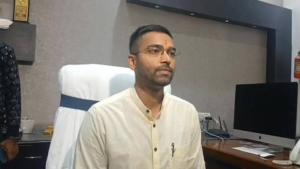 বিনা নির্বাচনে মন্ত্রিত্বের খেলা! বিহারের পঞ্চায়েত মন্ত্রী দীপক প্রকাশের পদ নিয়ে সুপ্রিম কোর্টে বড় ধাক্কা