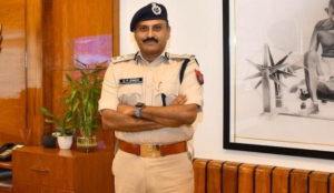 জওয়ানদের পাশে ডিজে! পেলেট গান বিতর্কের মাঝেই বড় দায়িত্ব নিলেন সিআরপিএফ ডিজি জ্ঞানেন্দ্র প্রতাপ সিং!