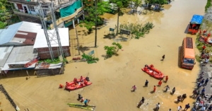 বন্যা বিধ্বস্ত আসামে বাড়ল মৃতের সংখ্যা! ৭টি জেলায় জলবন্দি লক্ষাধিক মানুষ, সাহায্যের আশ্বাস কেন্দ্রের