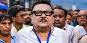 মদন মিত্রের বাড়ি কি তবে ‘নিরাপদ আশ্রয়’? সন্দীপনের বাড়িতে বিধায়কের আচমকা উপস্থিতি ঘিরে তীব্র জল্পনা