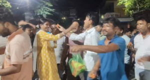 উজির মিঁয়ার গ্রেফতারিতেই উৎসব! থানার সামনে লাড্ডু বিলি বিজেপির, মাথাভাঙায় তীব্র চাঞ্চল্য